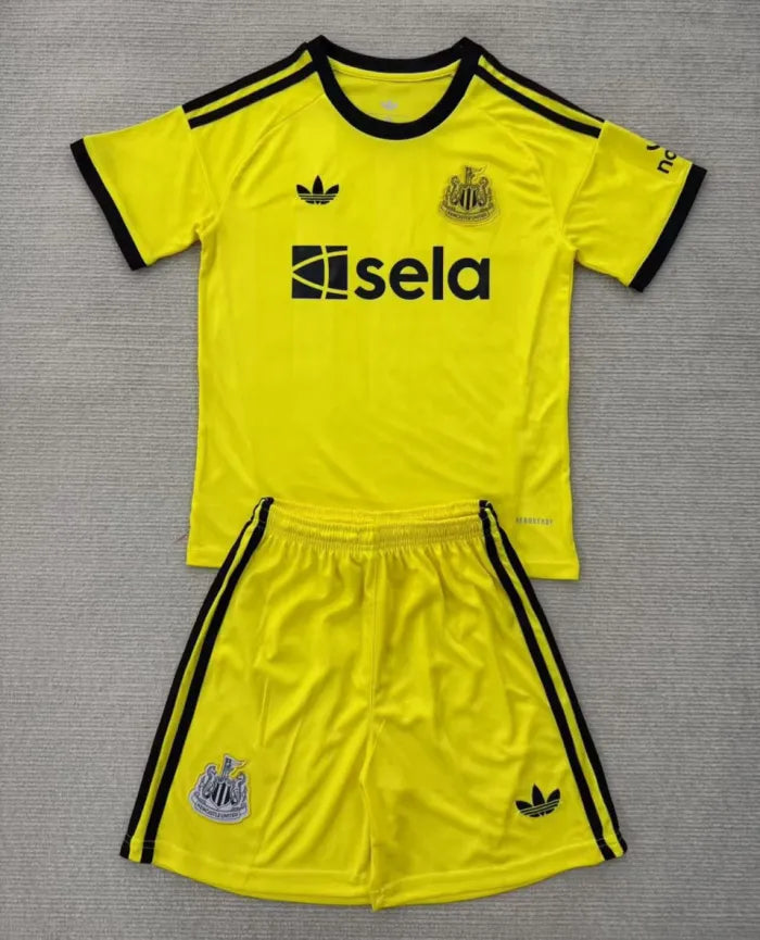 Newcastle United Goalkeeper Kids Suit 2025/2026