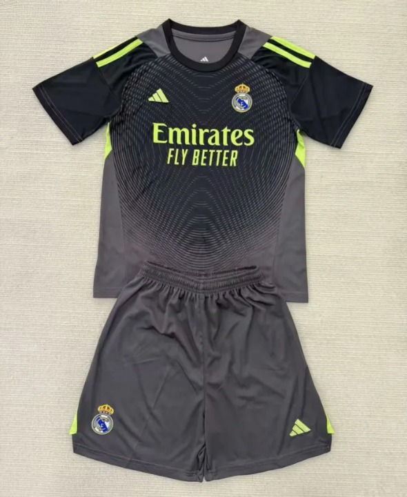 Real Madrid Goalkeeper Kids Suit 2025/2026